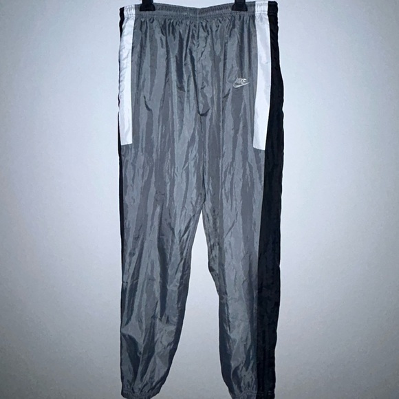 Men’s Gray/Silver Nike Pants Size Large - Picture 1 of 5
